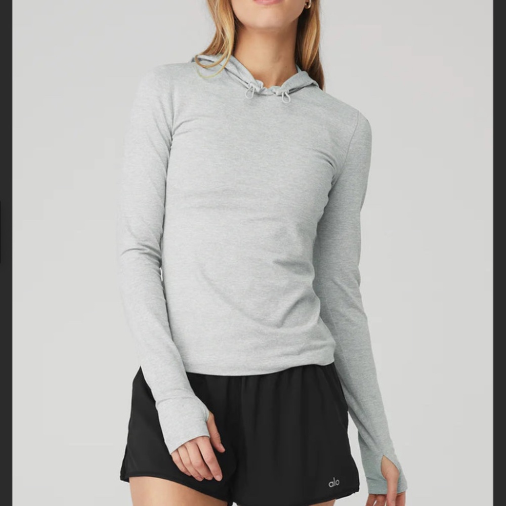 ALO ALOSOFT HOODED RUNNER LONG SLEEVE - HEATHER GREY